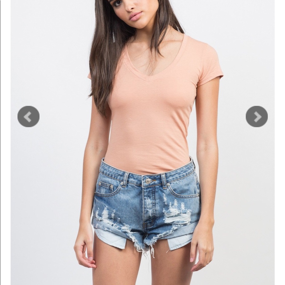 Signature distressed cut-offs